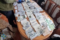 У главы районной ВЛК на Днепропетровщине нашли более 300 тысяч долларов