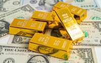 Цены на золото впервые в истории превысили отметку в 5 тысяч долларов