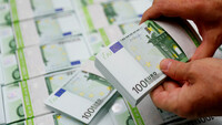 Официальный курс евро впервые превысил 51 гривну