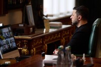 Зеленский поручил усилить мобильные огневые группы для защиты регионов
