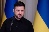Зеленский рассказал, сколько денег нужно на ремонт автодорог после зимы