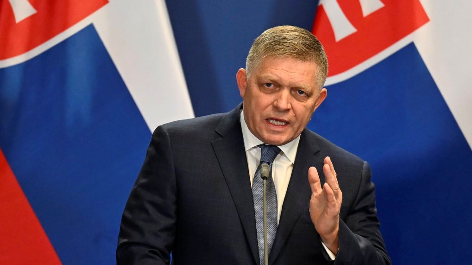 Фицо вслед за Орбаном пригрозил заблокировать пакет помощи ЕС для Украины