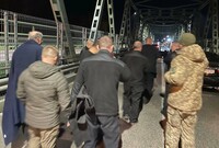 Больше суток в наручниках: МИД раскрыло подробности задержания инкассаторов в Венгрии