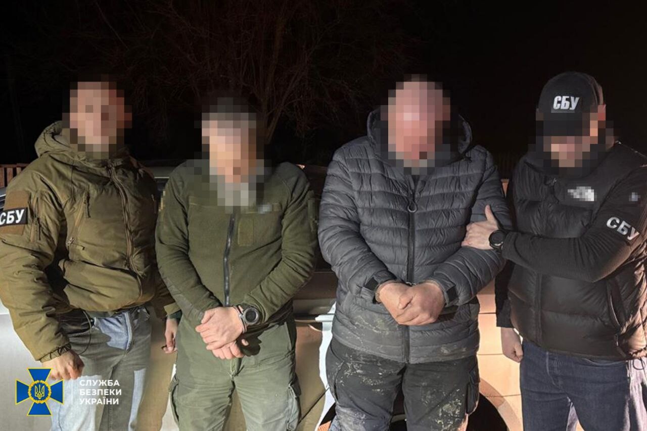 Правоохранители разоблачили еще 13 организаторов схем уклонения от мобилизации