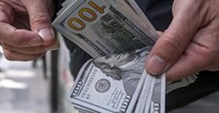Официальный курс доллара США впервые пересек отметку 44 гривны