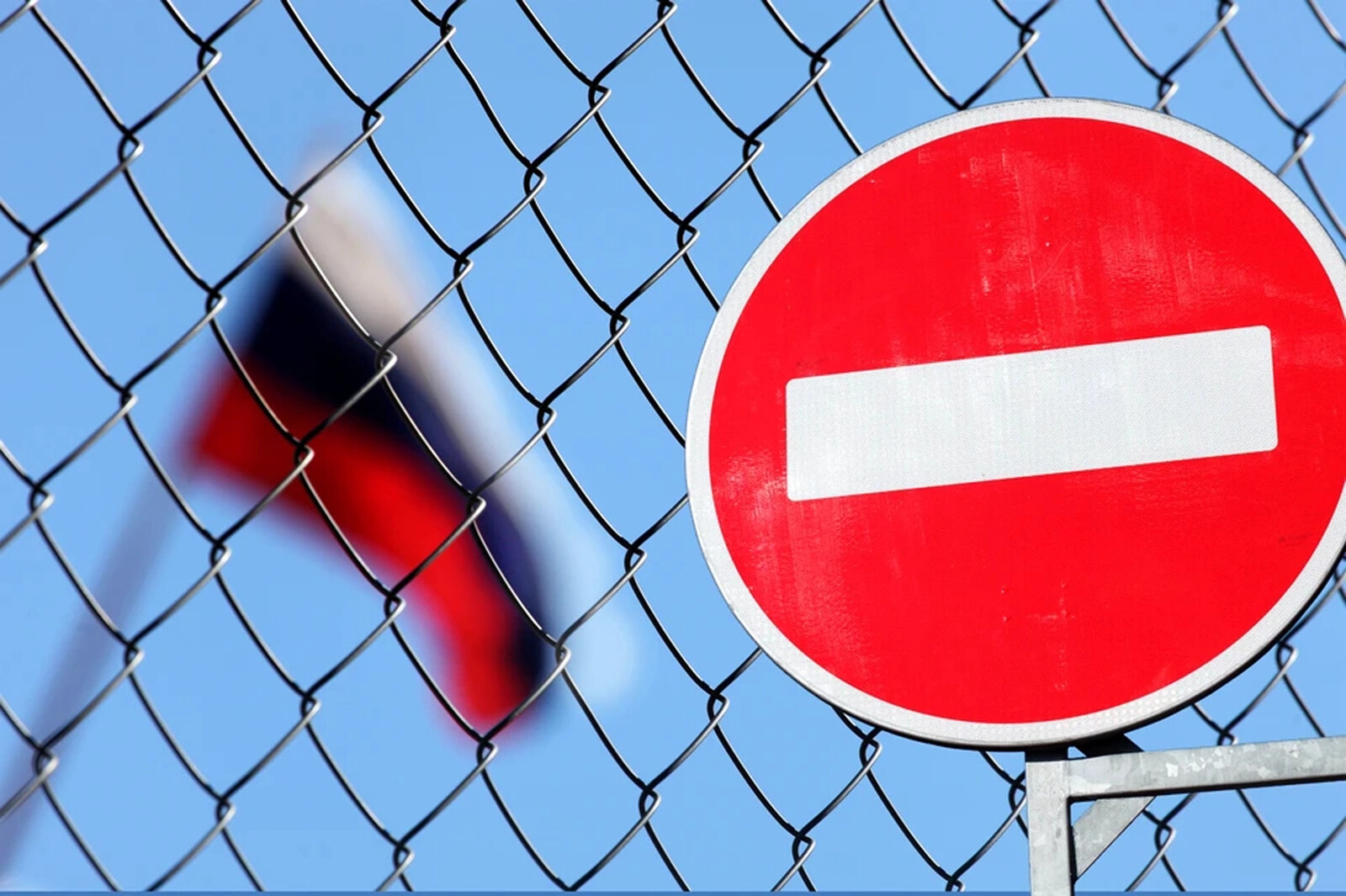 Восемь стран-членов призывают руководство ЕС запретить въезд военным рф