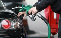 С сегодняшнего дня в Украине действует кешбэк на топливо: как получить