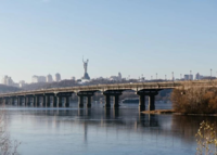 На мосту Патона в Киеве произошла авария на теплосети, часть домов без тепла