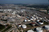 В США произошел взрыв на одном из крупнейших нефтеперерабатывающих заводов