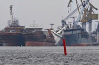 ВСУ поразили российский боевой ледокол и газовый завод в Ленинградской области