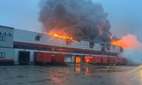 Россияне ударили по терминалу «Новой почты» в Луцке, повреждена многоэтажка
