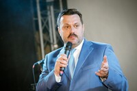 Экс-нардеп Деркач присвоил землю в заповедной зоне «Конча-Заспы» почти на 600 млн грн