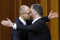 Порошенко не готов формировать новый Кабмин без Яценюка – Томенко