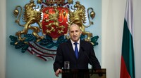 На выборах в Болгарии побеждает коалиция пророссийского экс-президента Радева