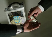 Аваков заявил о первых арестах за подкуп избирателей