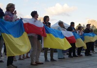 Украинцы в Польше смогут оформить вид на жительство на три года: какие условия
