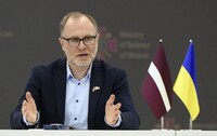 Глава Минобороны Латвии подал в отставку из-за дронов, нарушивших воздушное пространство