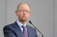 Яценюк решил пока не трогать министров, которых обещал уволить