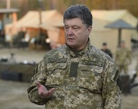 Порошенко: денежное обеспечение бойцов увеличится более чем в два раза
