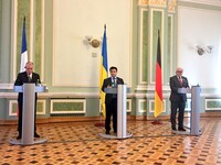 Запад поддержал отсрочку принятия изменений в Конституцию Украины