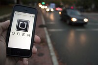 Столичные таксисты протестуют против Uber
