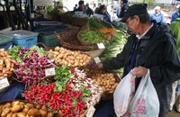 Треть доходов украинцы тратят на еду – Госстат