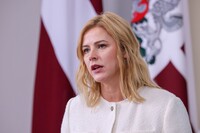 Премьер-министр Латвии подала в отставку на фоне политического кризиса