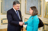 СМИ узнали подробности переговоров между Порошенко и Нуланд