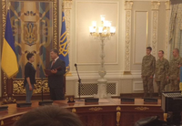 Порошенко вручил Савченко орден «Героя Украины»