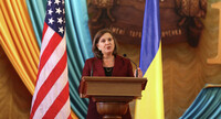 Нуланд прилетела в Киев