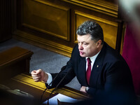 Порошенко опроверг слухи о скорых выборах на Донбассе