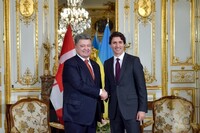 Порошенко пригласил канадский бизнес покупать украинские заводы