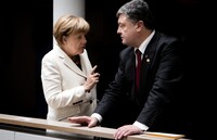 Порошенко обсудил с Меркель эскалацию конфликта на Донбассе