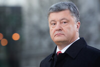 Порошенко ввел в действие решение СНБО по развитию обороноспособности