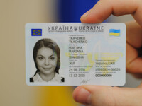 Порошенко подписал закон о переходе на ID-паспорта