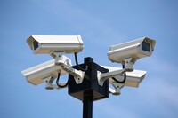 До конца года во всех школах Киева установят камеры наблюдения