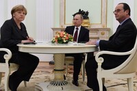 Путин договорился встретиться с Меркель и Олландом