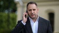 Родители Ермака летали в рф после того, как их сын стал помощником Зеленского – СМИ