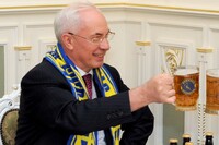 Киевский суд обязал ПФ возобновить выплату пенсии Азарову