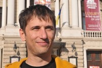 Правительство обязали поднять зарплаты бюджетникам