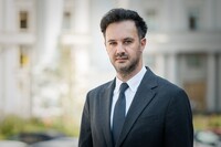 В МИД отреагировали на намерение Навроцкого лишить Зеленского Ордена Белого Орла