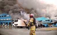 В Днепре в результате российской атаки разрушено отделение «Новой почты»