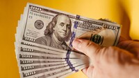 Официальный курс доллара США к гривне установил новый рекорд