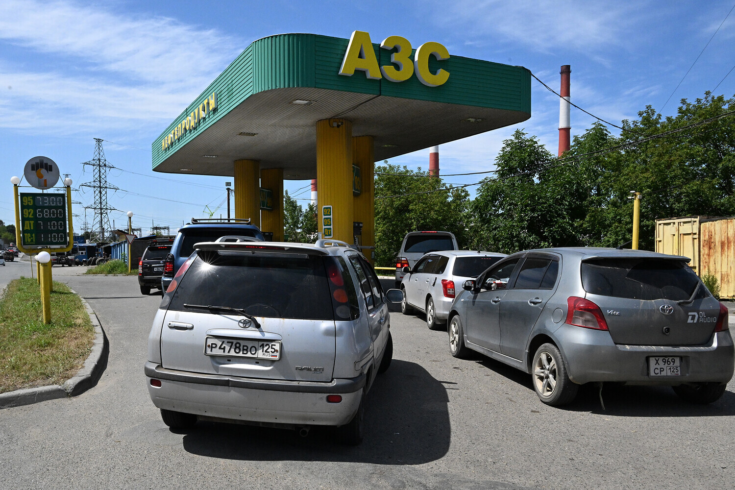 В Москве и Санкт-Петербурге после последних атак ввели ограничения на продажу бензина