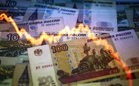 Эксперт: РФ выдержит давление санкций и низкую цену на энергоресурсы максимум до 2018 года
