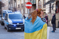 Большинство поляков не поддерживает прием украинских беженцев: что показал опрос