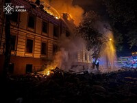 В ГСЧС показали фото последствий ночных ударов по Киеву