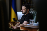 Зеленский официально переназначил военное руководство Украины