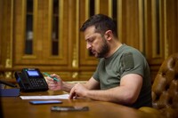 Зеленский созвонился с Уиткоффом и Кушнером, говорили о возобновлении переговоров с рф