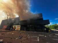 Враг ударил дроном по супермаркету «АТБ» в Чернигове, есть погибшие